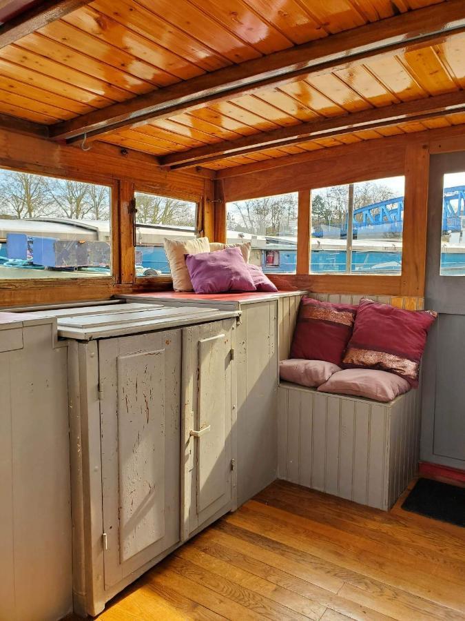 Peniche "Louise Michel" Sejournez Dans L'Appartement Du Capitaine, Offrez Vous Une Experience Inoubliable Au Fil De L'Eau 杜埃 外观 照片