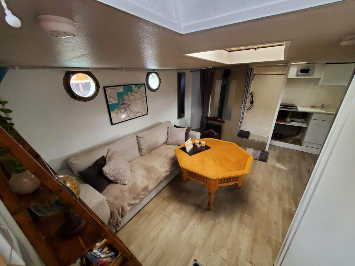 Peniche "Louise Michel" Sejournez Dans L'Appartement Du Capitaine, Offrez Vous Une Experience Inoubliable Au Fil De L'Eau 杜埃 外观 照片