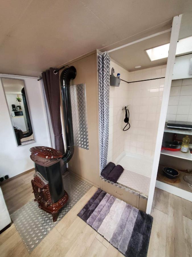 Peniche "Louise Michel" Sejournez Dans L'Appartement Du Capitaine, Offrez Vous Une Experience Inoubliable Au Fil De L'Eau 杜埃 外观 照片